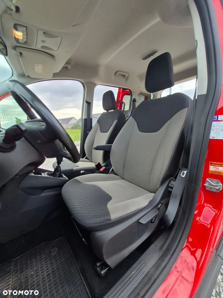 Ford Tourneo Courier 1.5 TDCi Ambiente - 23