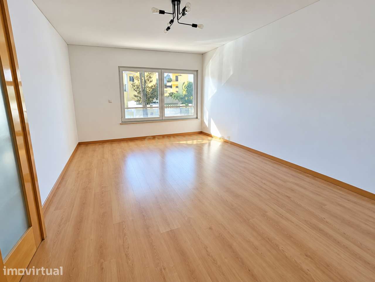 Apartamento T1 na Quinta de São Macário - Grande imagem: 2/25