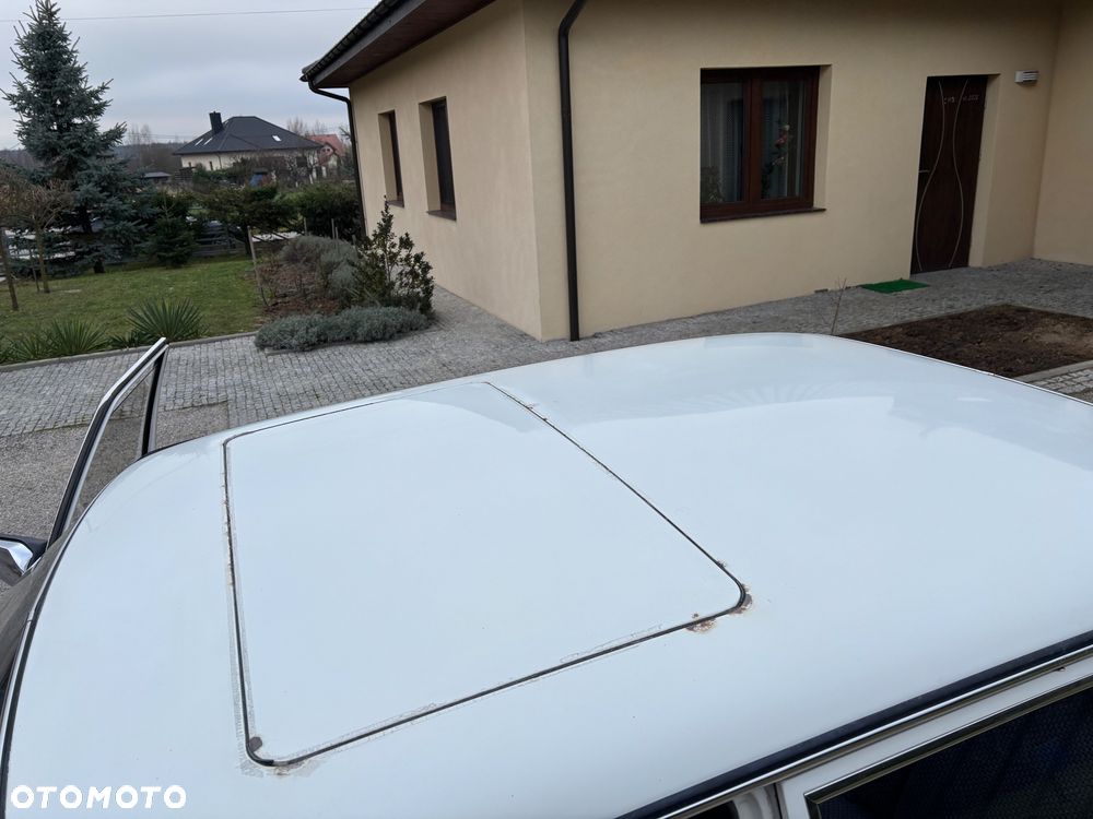 Mercedes-Benz W123 - 20