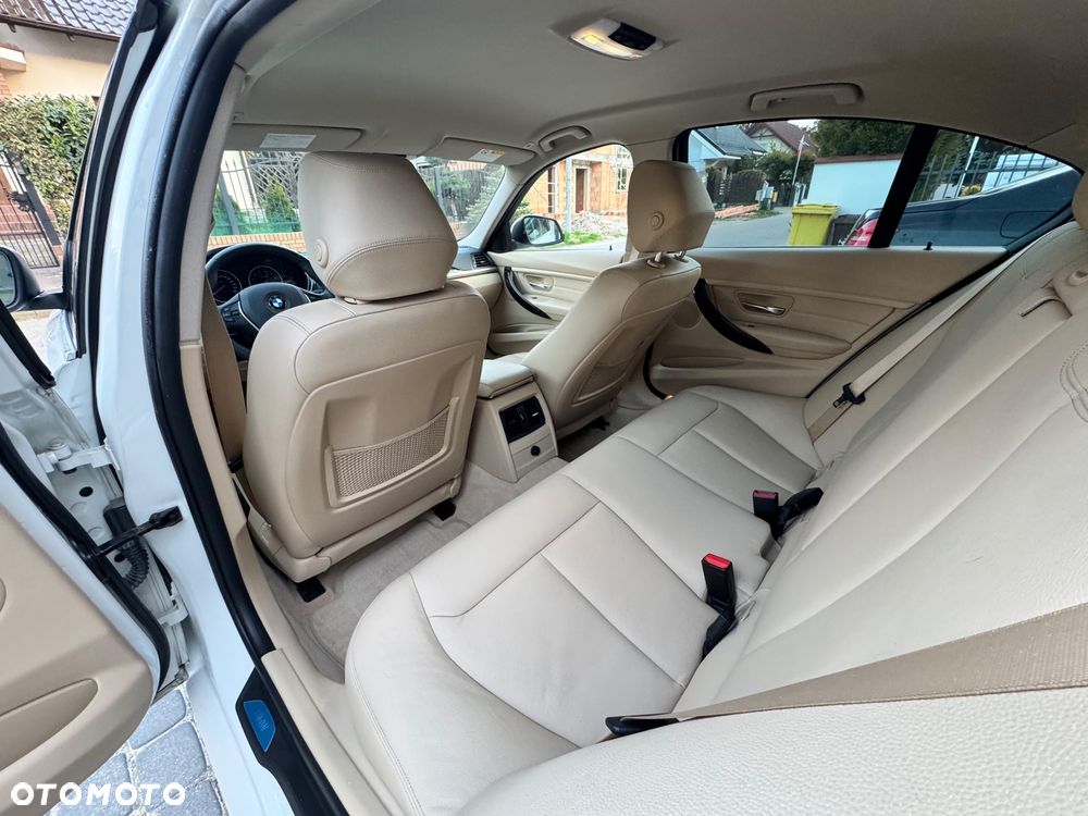BMW Seria 3 ActiveHybrid Luxury Line - 13