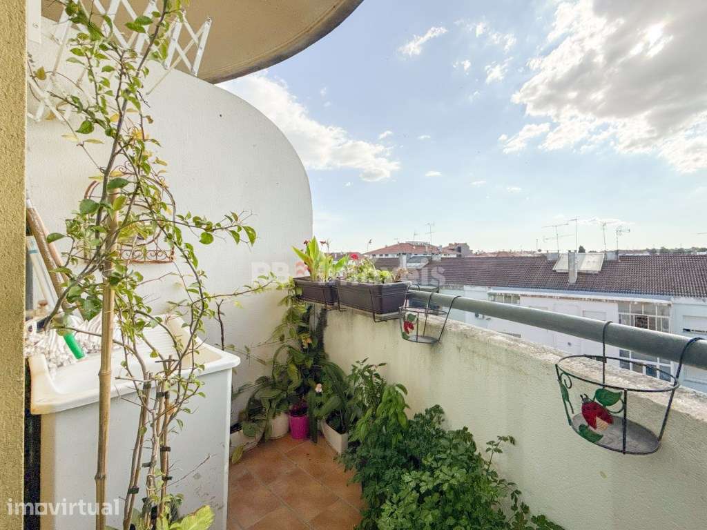 Apartamento T4 c/ Garagem e Varandas - Entroncamento - Grande imagem: 4/45