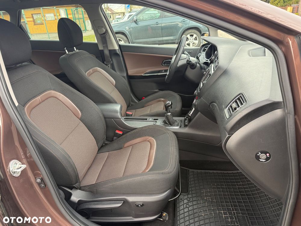 Kia Ceed 1.6 GDI Business Line - 13