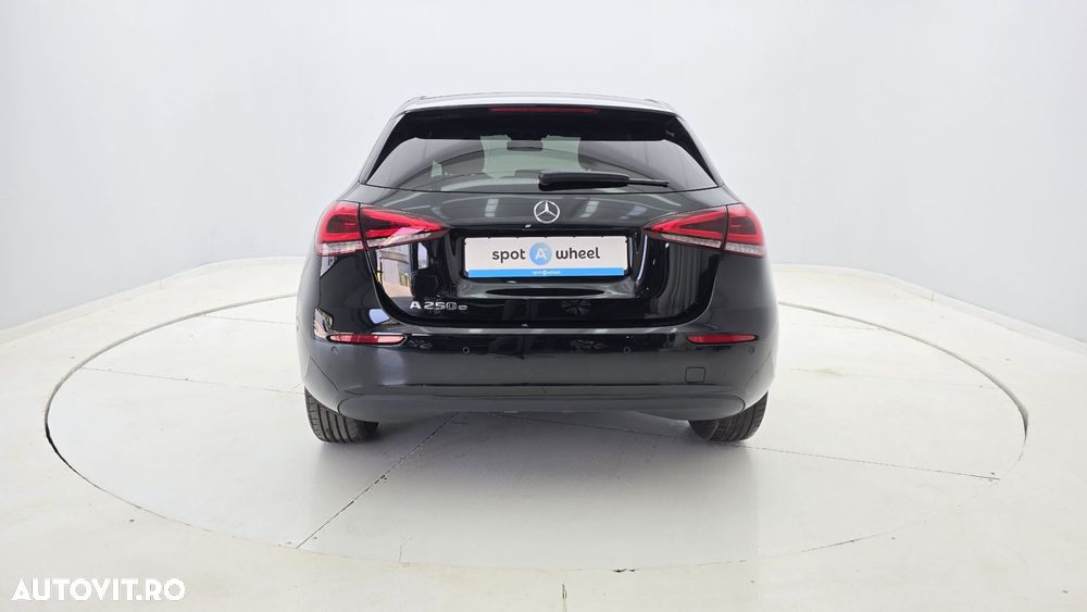 Mercedes-Benz A - 7