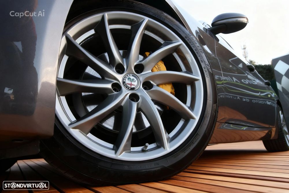 Alfa Romeo Giulia 2.2 D - 5