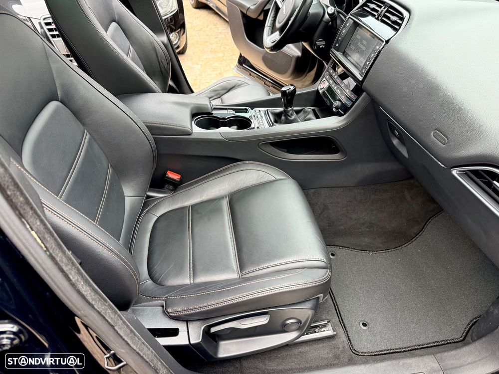 Jaguar F-Pace 2.0 i4D Prestige - 56