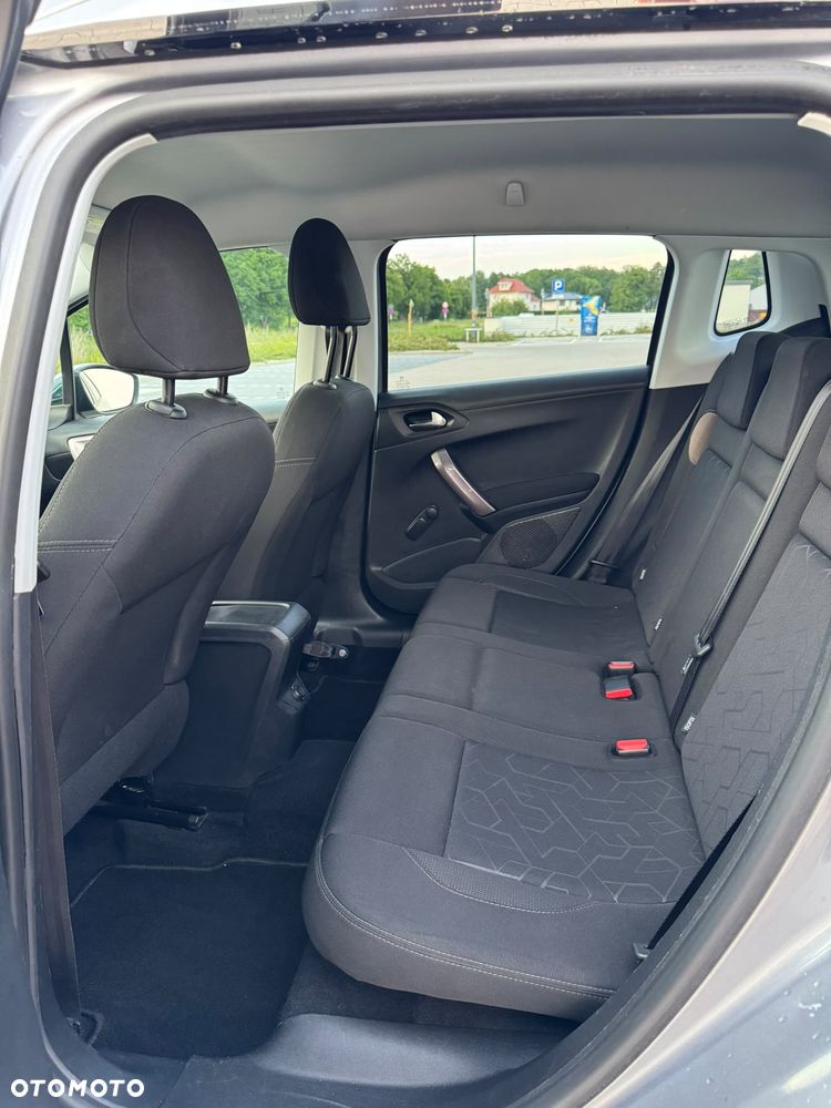 Peugeot 2008 1.6 e-HDi Style S&S - 13
