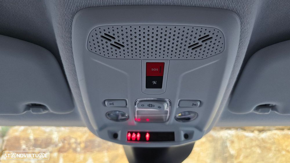 Peugeot e-208 Allure Pack - 12