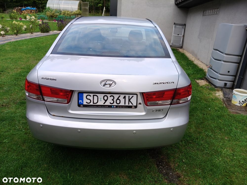 Hyundai Sonata - 4