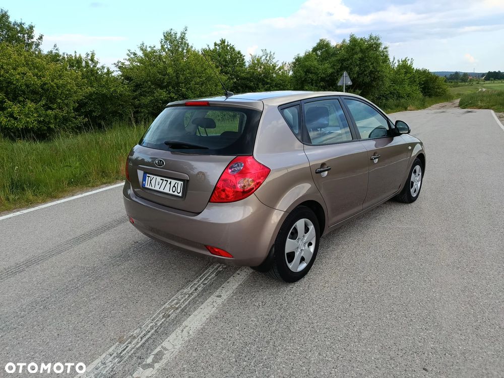 Kia Ceed 1.4 CVVT LX Basis - 17