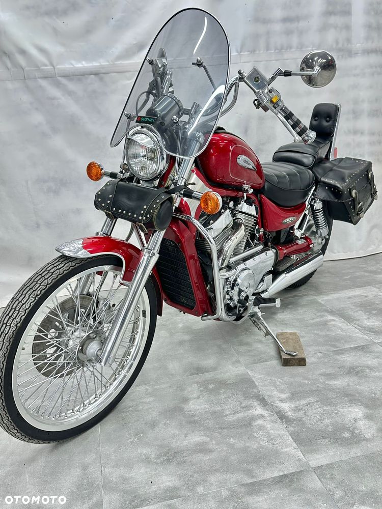 Suzuki Intruder - 1