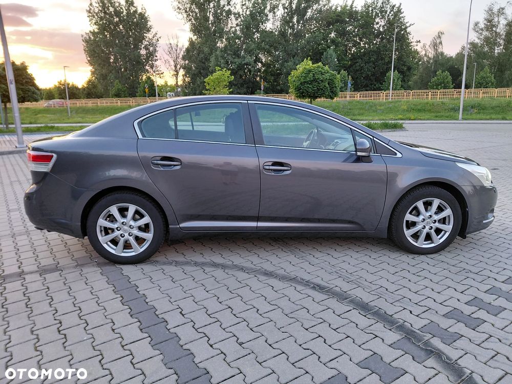 Toyota Avensis - 5