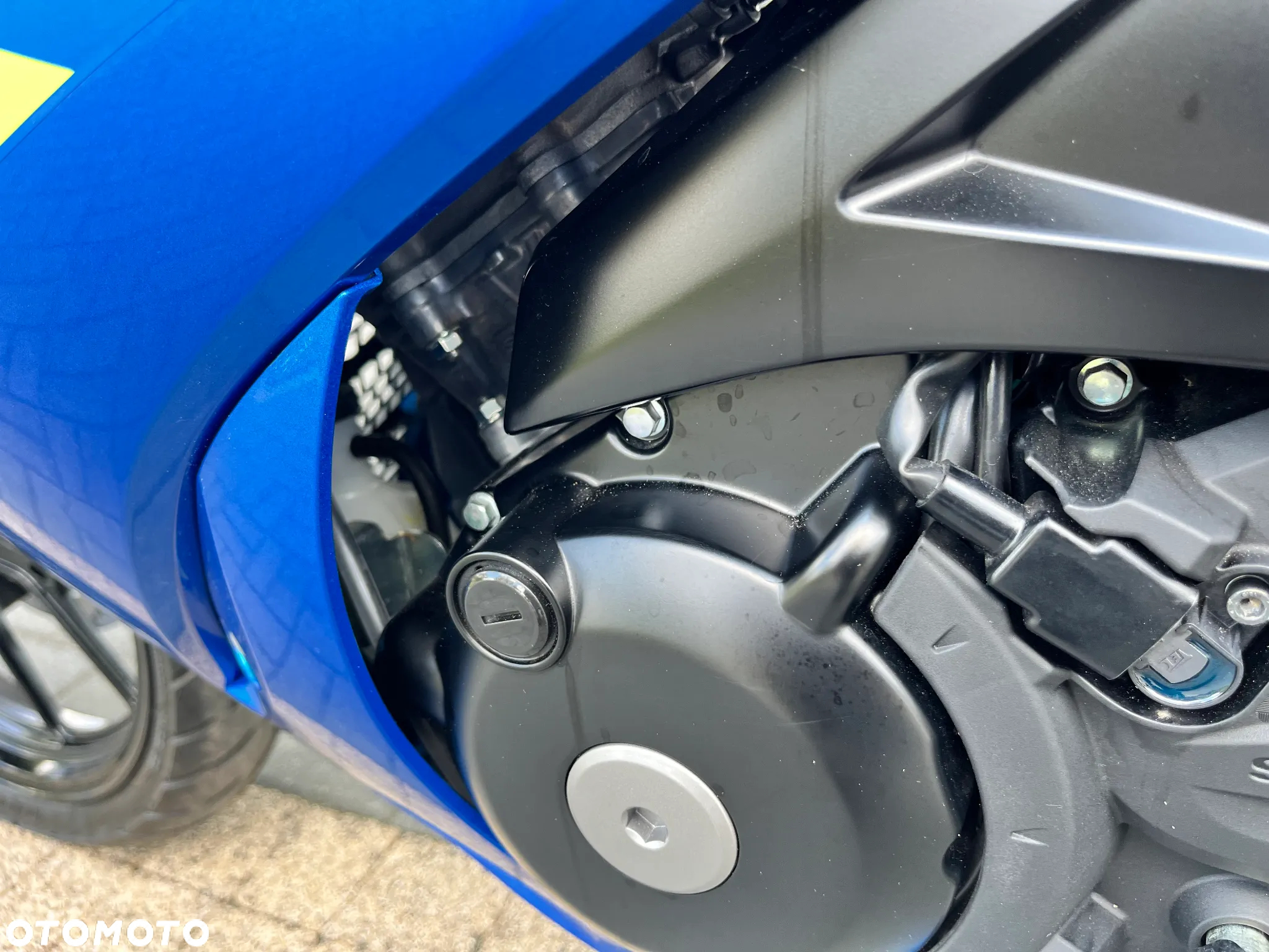 Suzuki GSX-R - 19