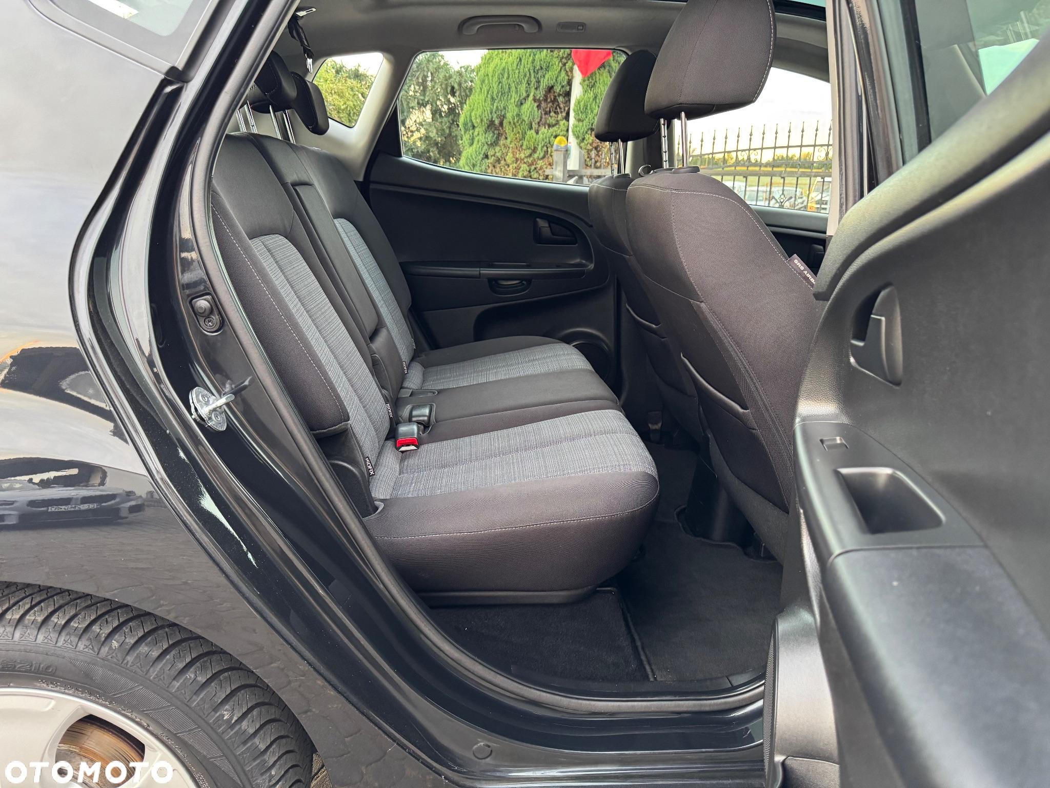 Kia Venga 1.6 CVVT Black Collection - 16