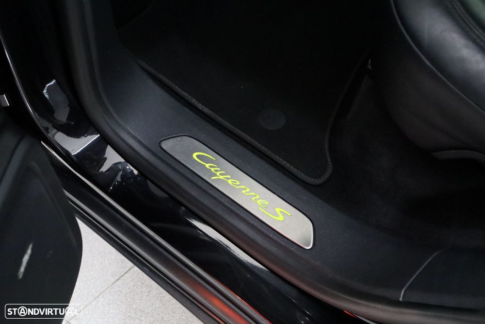 Porsche Cayenne - 32