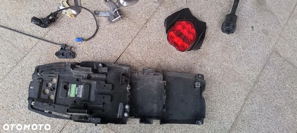 TRIUMPH 675 765 LAMPA TYŁ SET OGON PRZEŁĄCZNIK OWIEWKA - 12