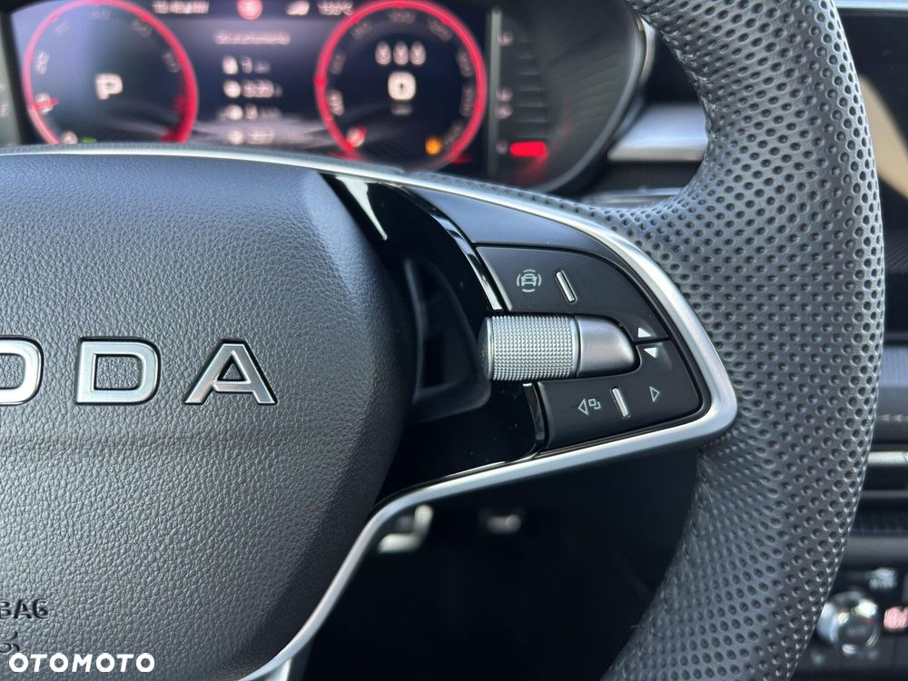 Skoda Fabia 1.0 TSI Monte Carlo DSG - 17
