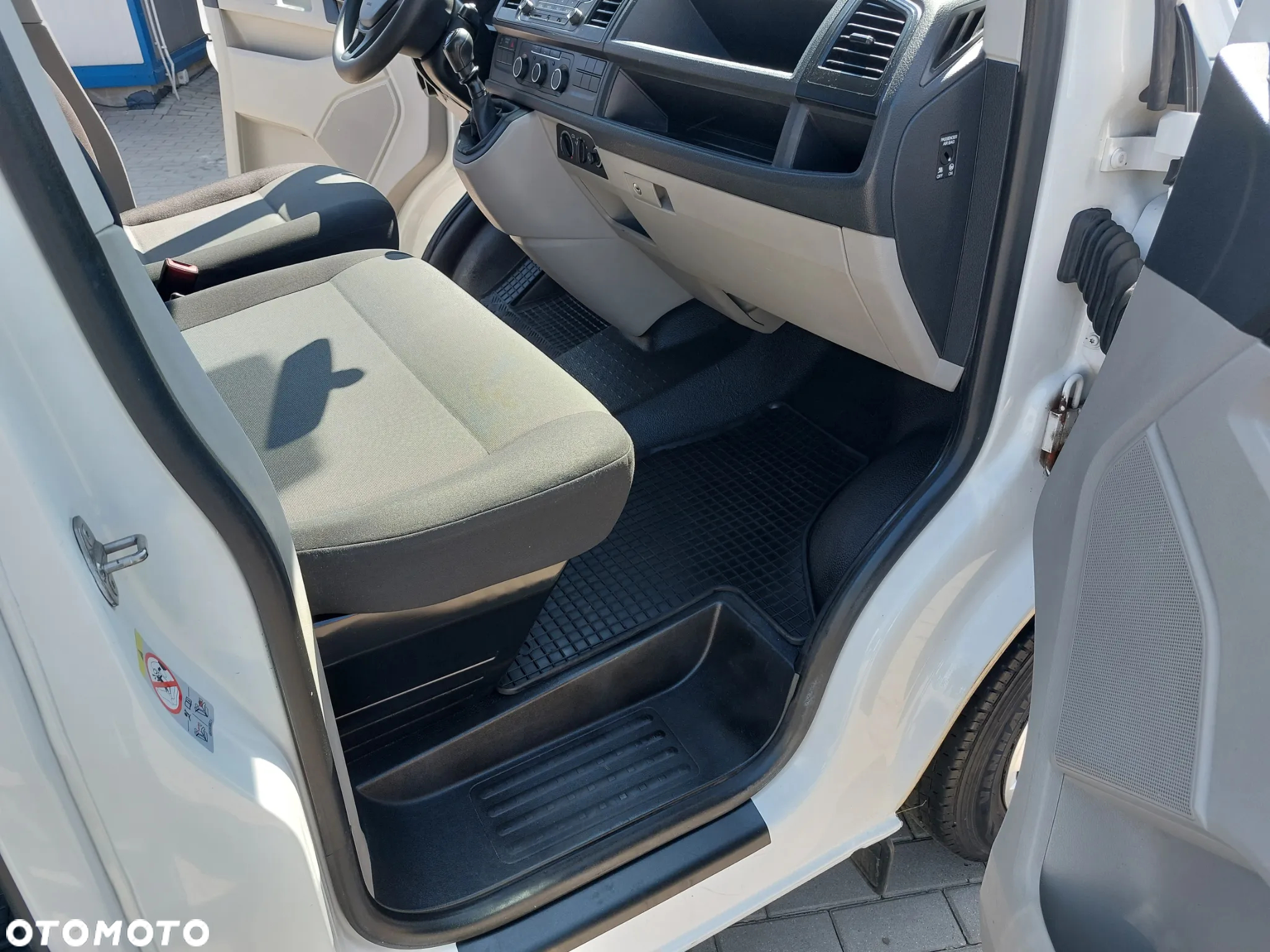 Volkswagen Transporter T6 TDI L2H1 - 22