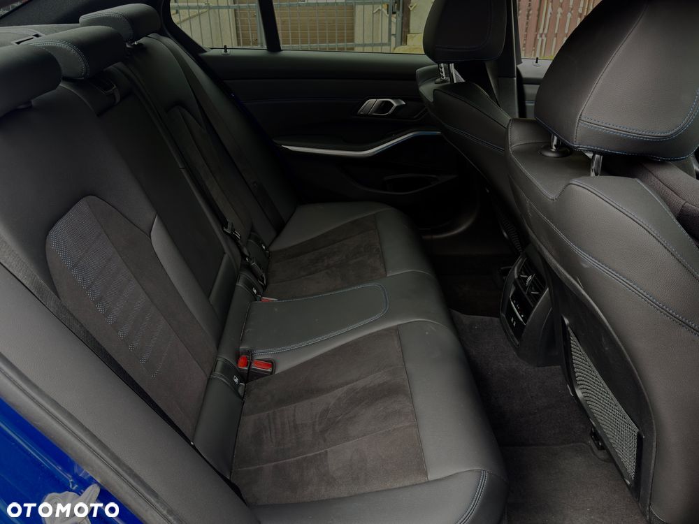 BMW Seria 3 320e M Sport sport - 16