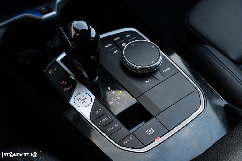 BMW 116 d Pack 50 anos M Auto - 39