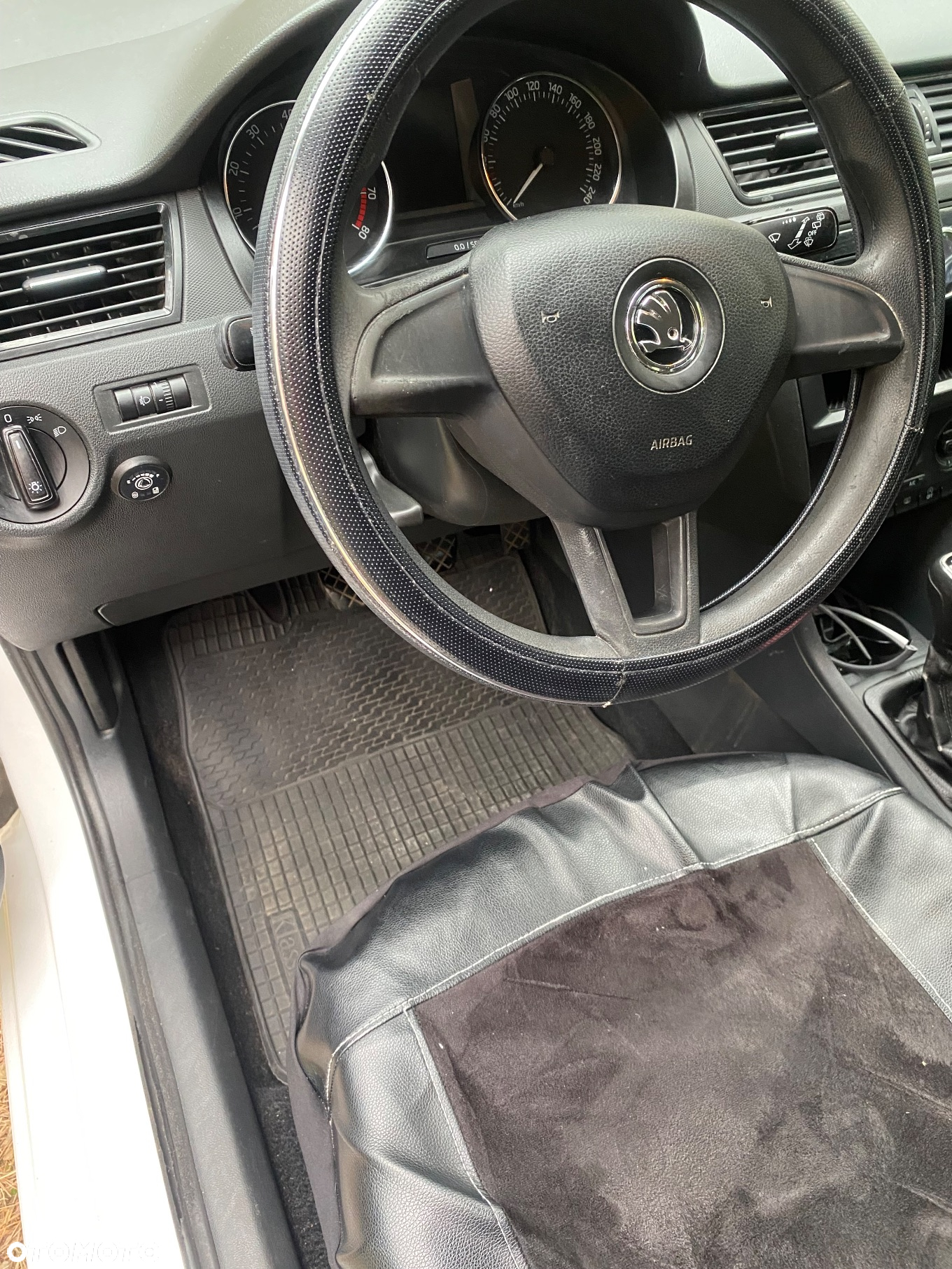 Skoda RAPID 1.2 TSI Active - 7