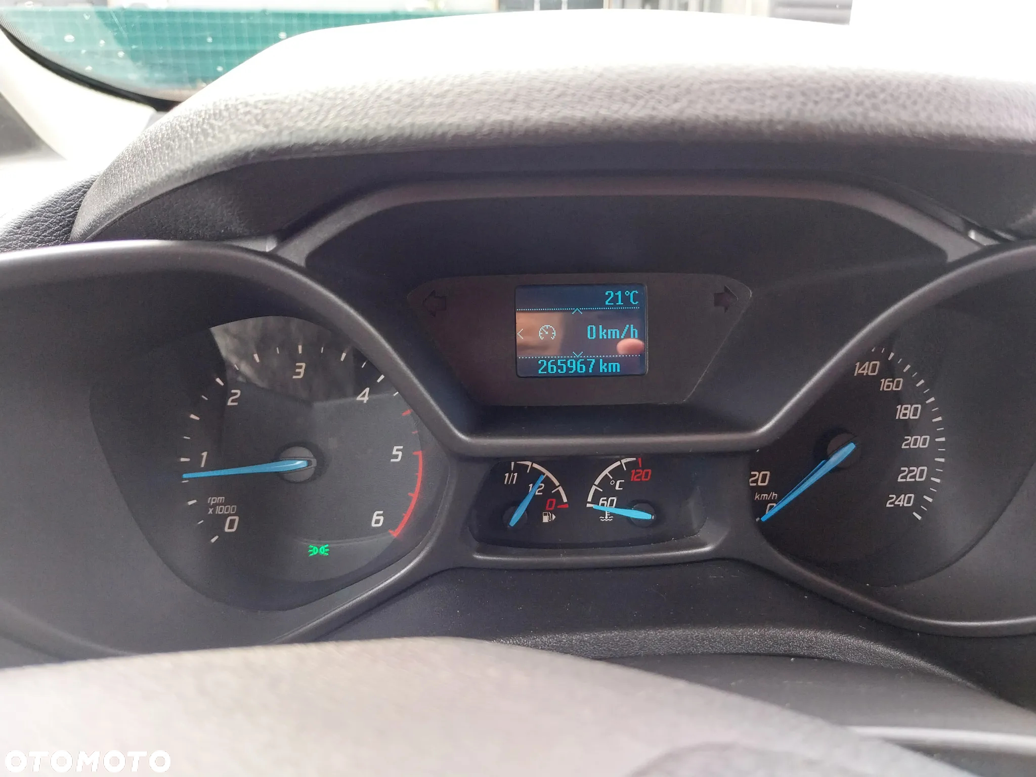 Ford Transit Connect - 13