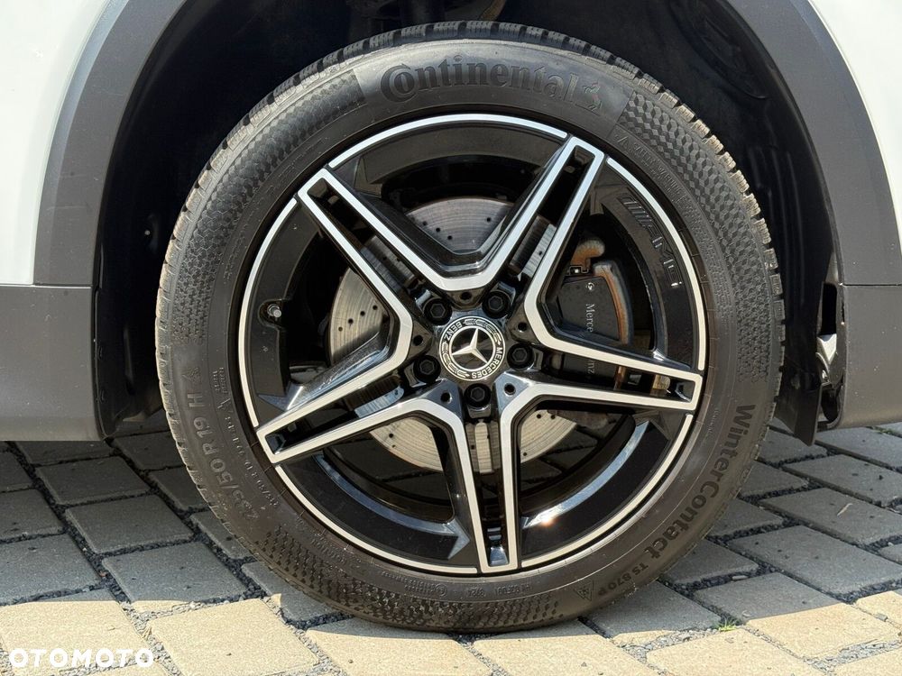 Mercedes-Benz GLB - 21