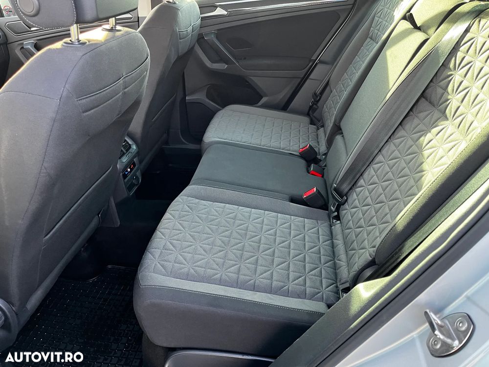 Volkswagen Tiguan - 11