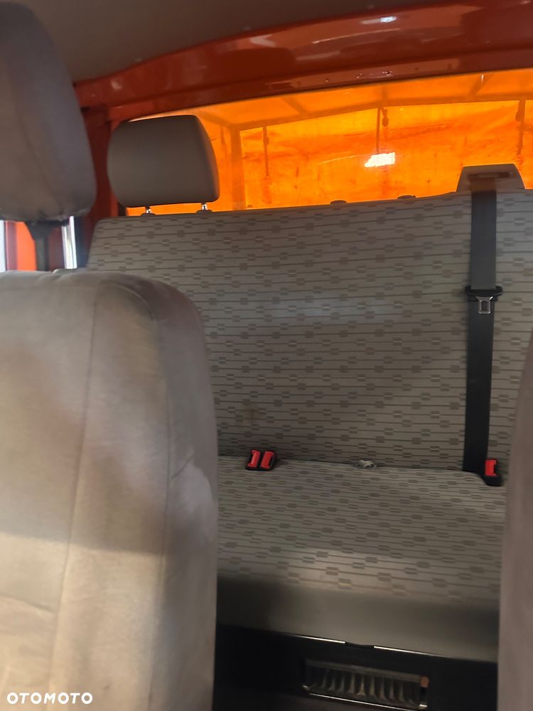 Volkswagen Transporter - 18