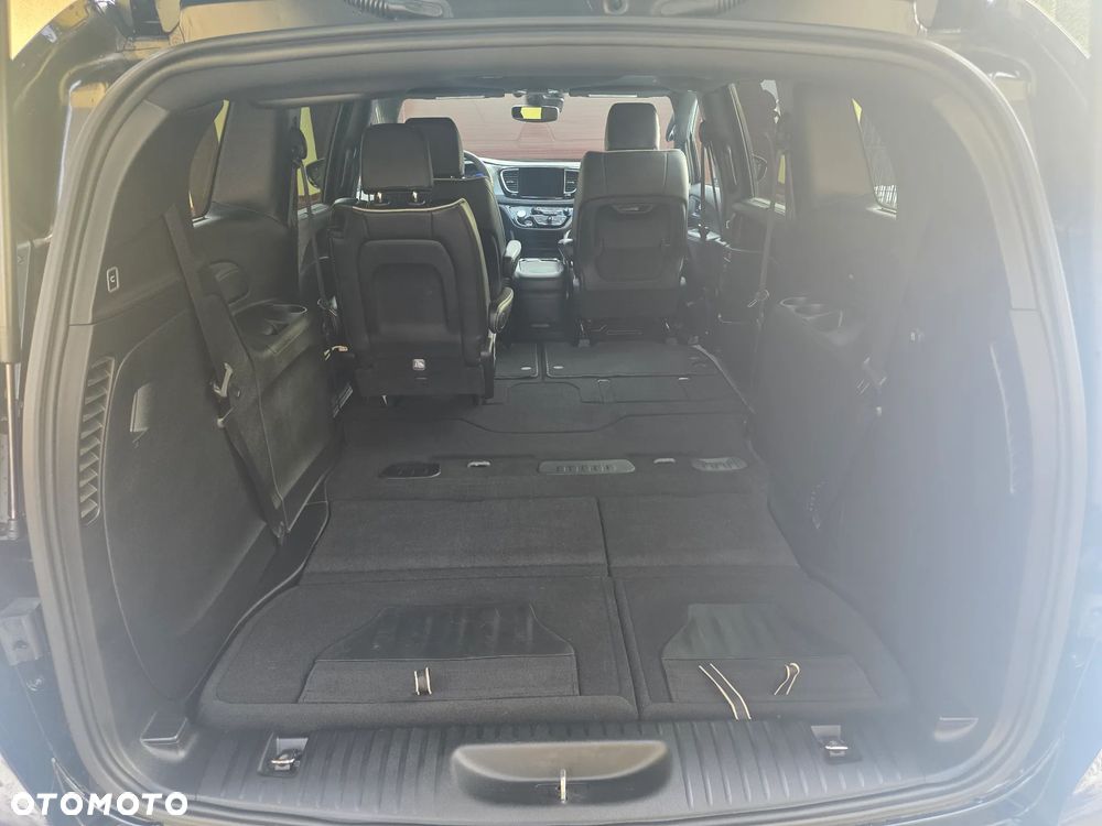 Chrysler Pacifica - 21