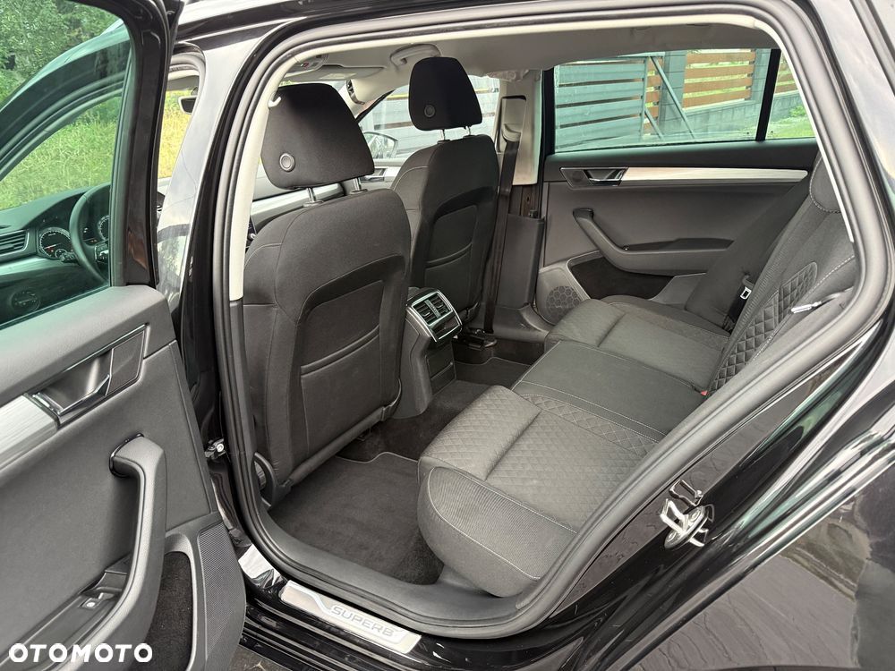 Skoda Superb 2.0 TDI DSG Premium Edition - 24