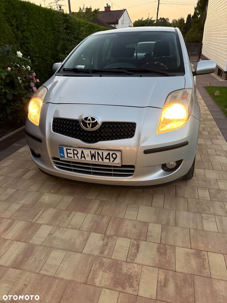Toyota Yaris - 1