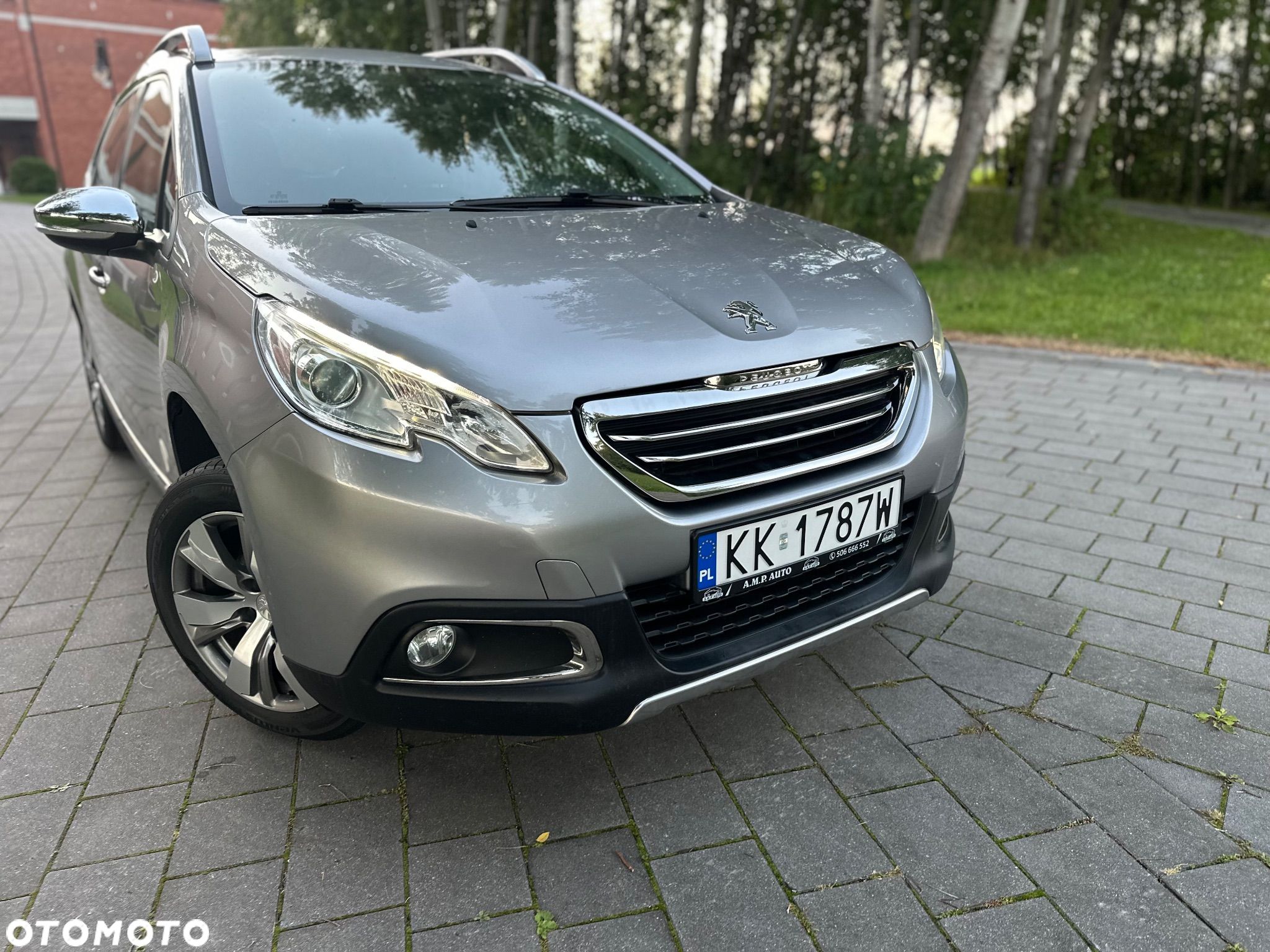 Peugeot 2008 1.2 Pure Tech GPF Signature S&S EAT6 - 1