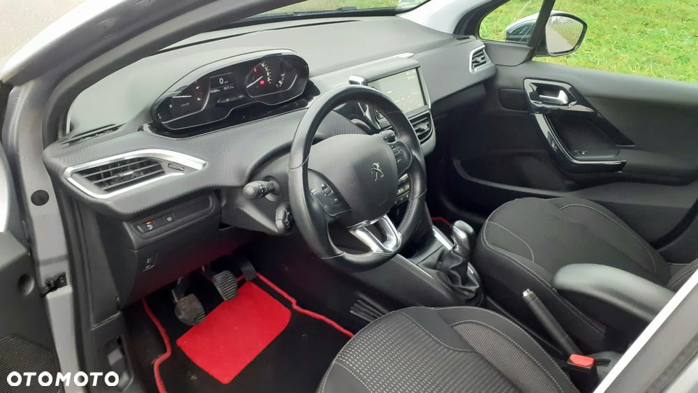 Peugeot 208 1.5 BlueHDi Allure S&S - 9