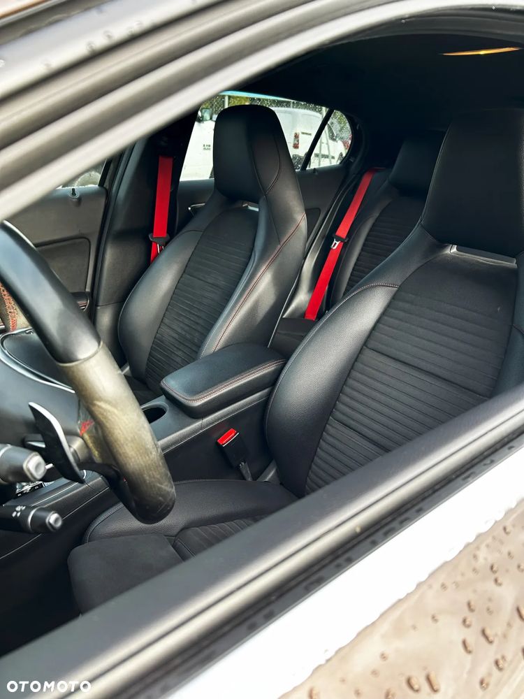 Mercedes-Benz GLA AMG 45 4-Matic - 17
