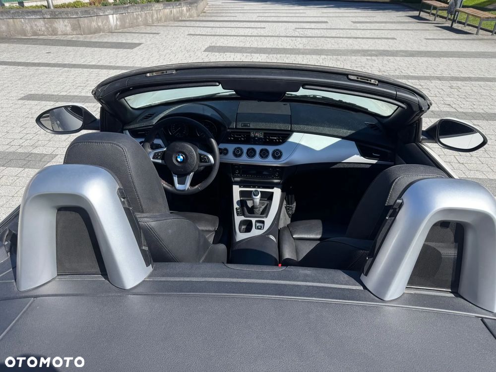 BMW Z4 sDrive23i - 10