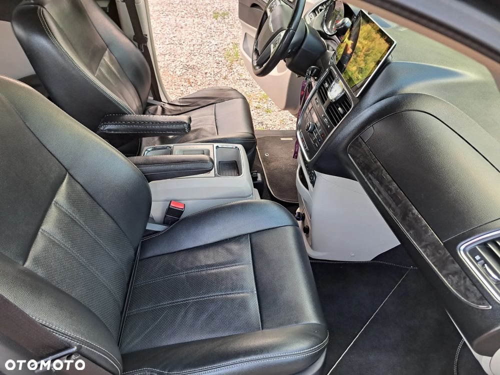 Chrysler Town & Country 3.6 Touring - 18