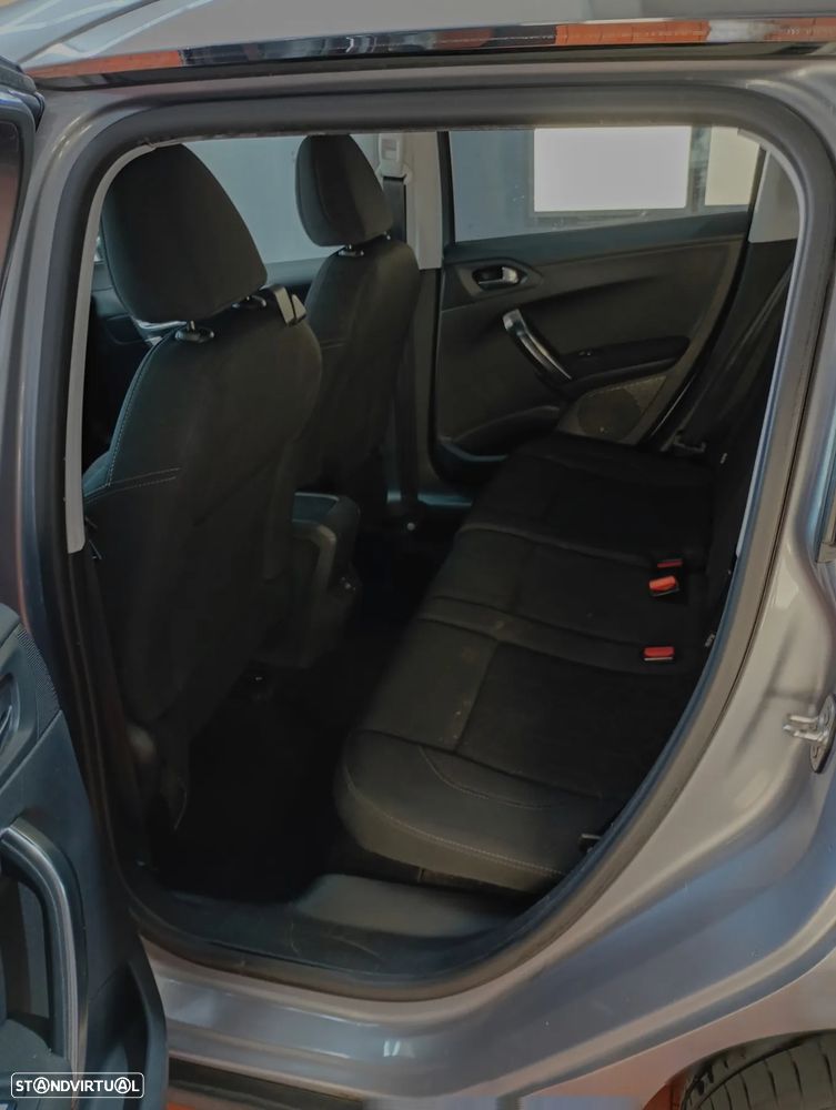 Peugeot 2008 1.2 VTi Allure - 11