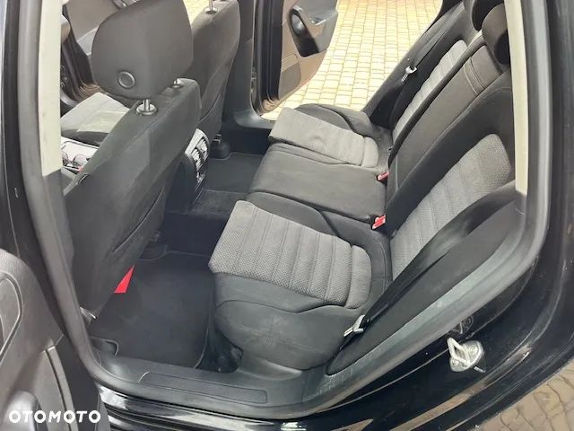 Volkswagen Passat 2.0 TDI Trendline - 12