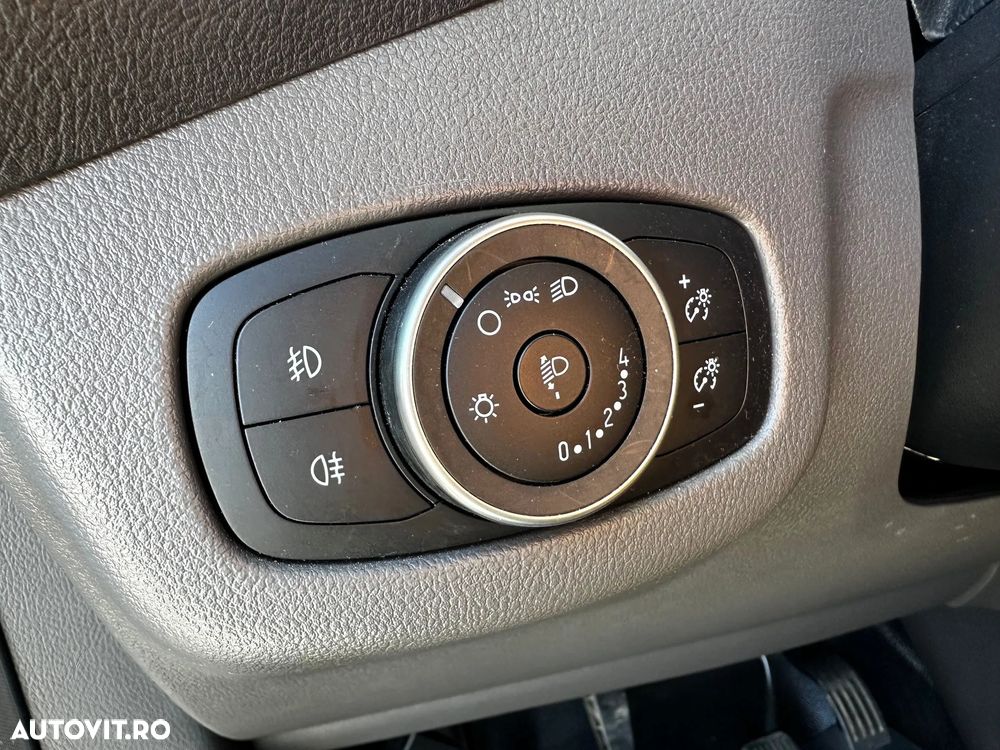 Ford Transit Connect - 11