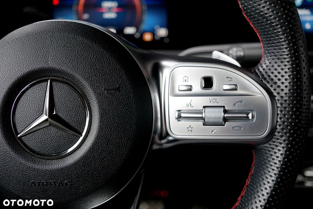 Mercedes-Benz CLA 180 7G-DCT AMG Line - 32