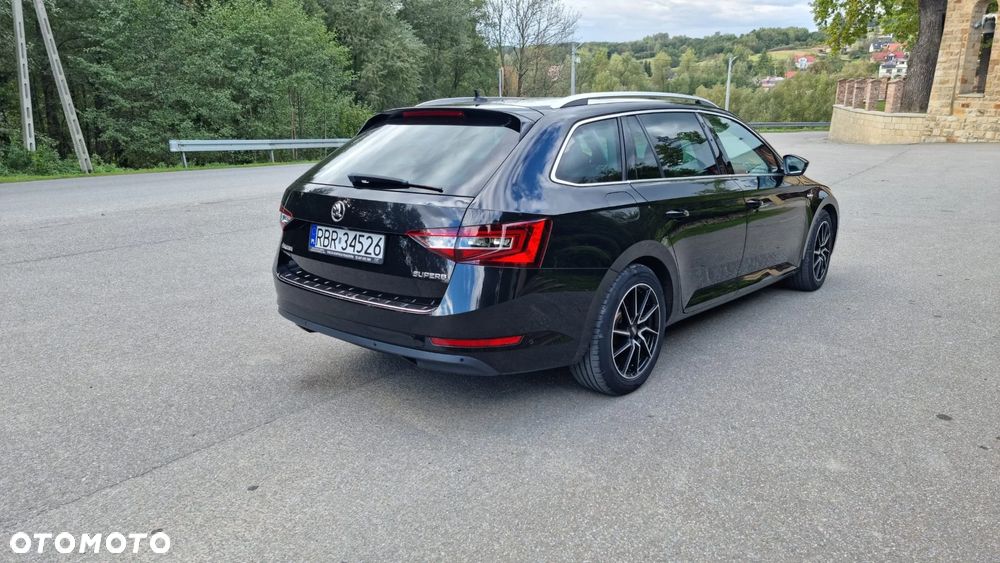 Skoda Superb Combi 2.0 TDI DSG Premium Edition - 14