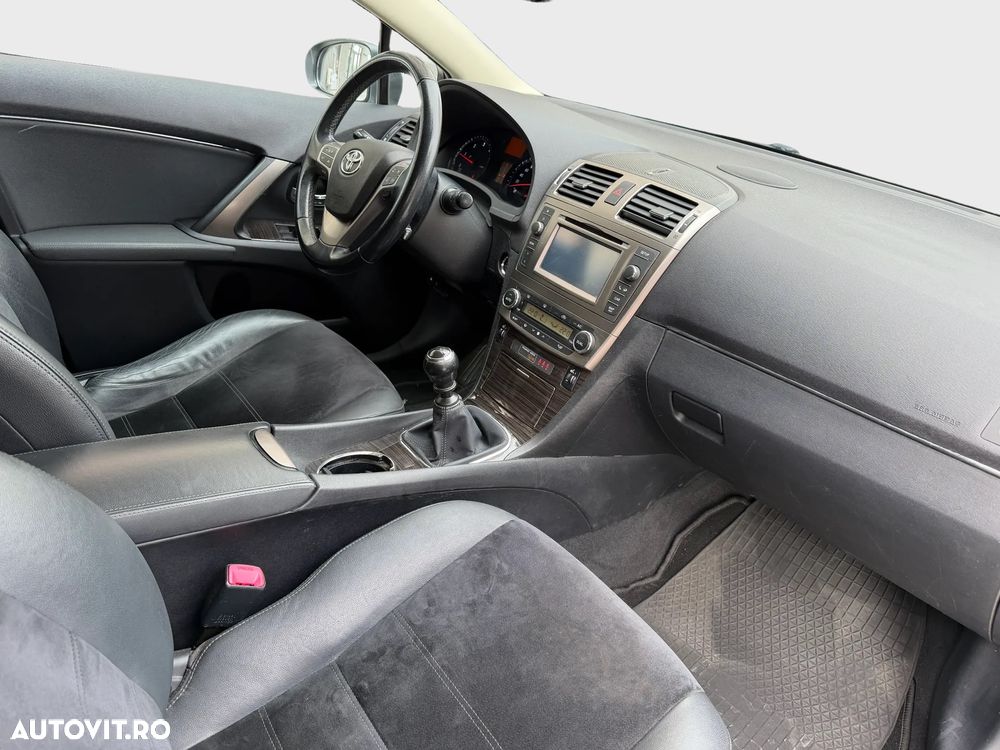 Toyota Avensis - 9