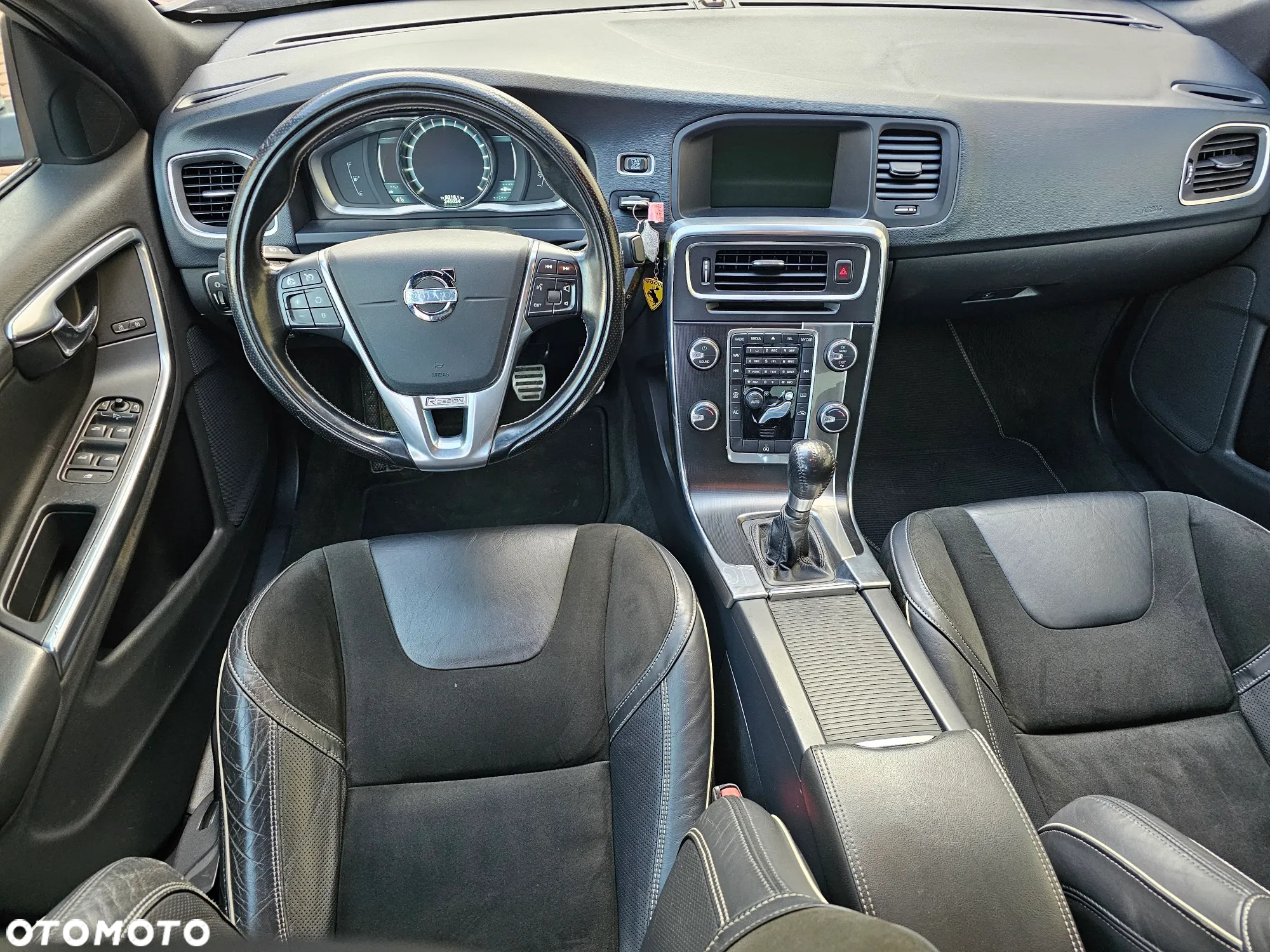 Volvo S60 T3 R-Design Summum - 27