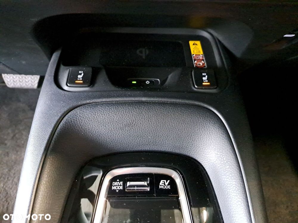 Toyota Corolla 1.8 Hybrid Comfort - 28