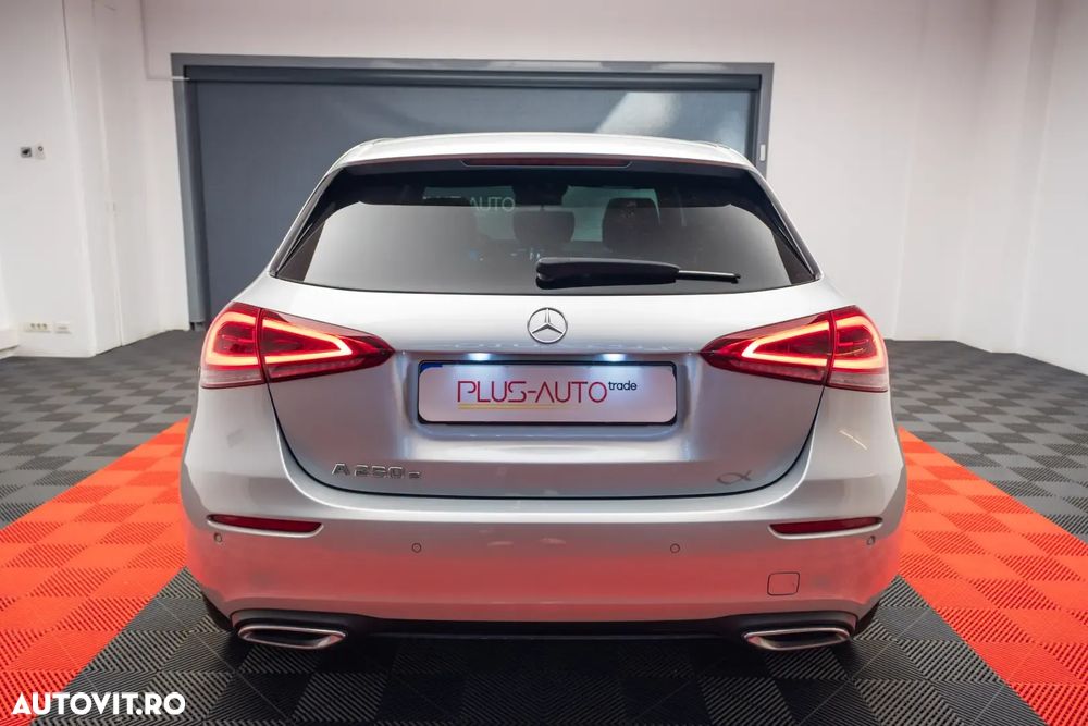 Mercedes-Benz A 250 e 8G-DCT - 8