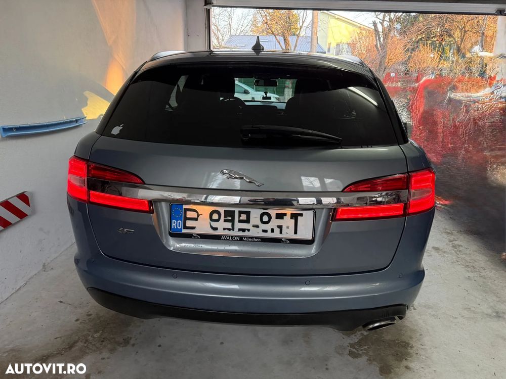 Jaguar XF 2.2D Premium Luxury - 8