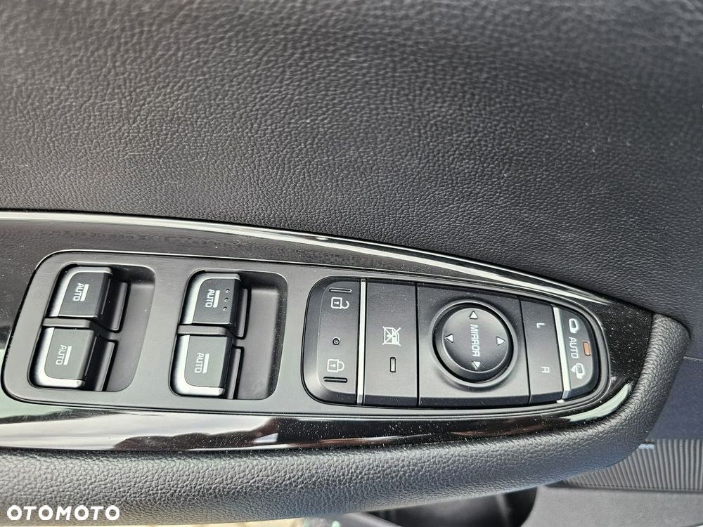 Kia Optima - 35