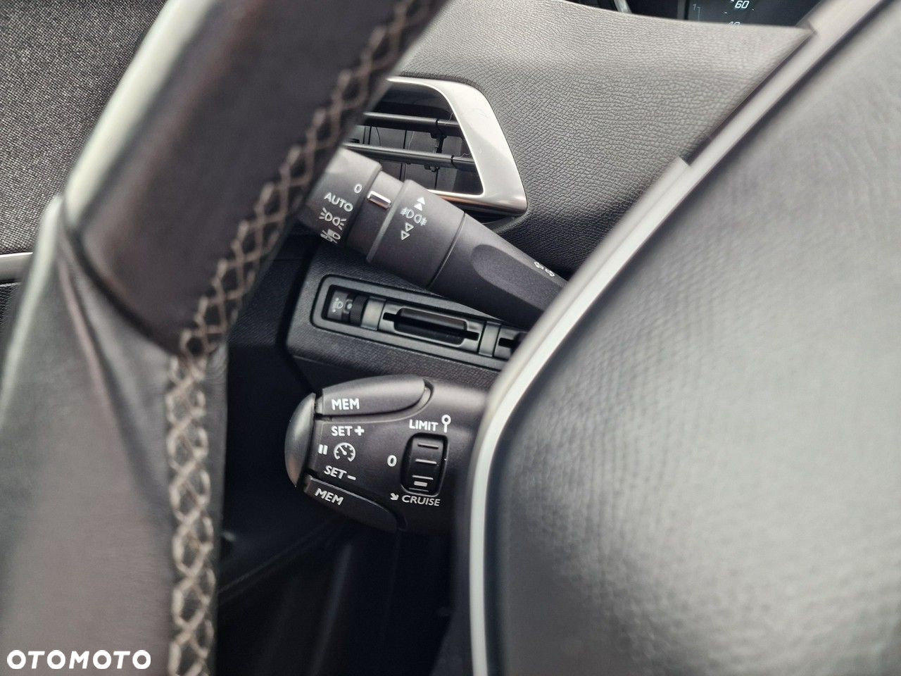 Peugeot 3008 1.2 PureTech Allure - 38