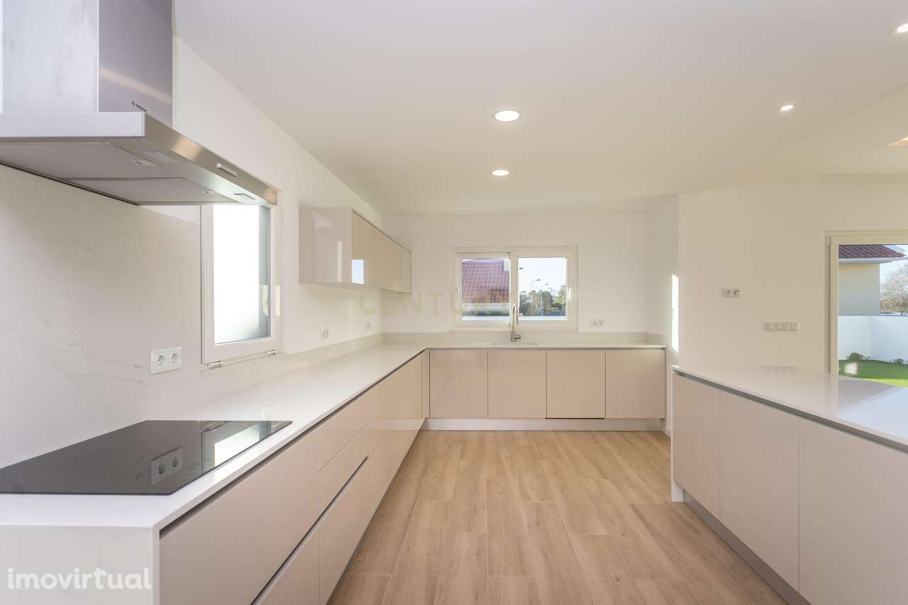 Moradia Isolada de 254,74m2,  com piscina - Grande imagem: 5/53