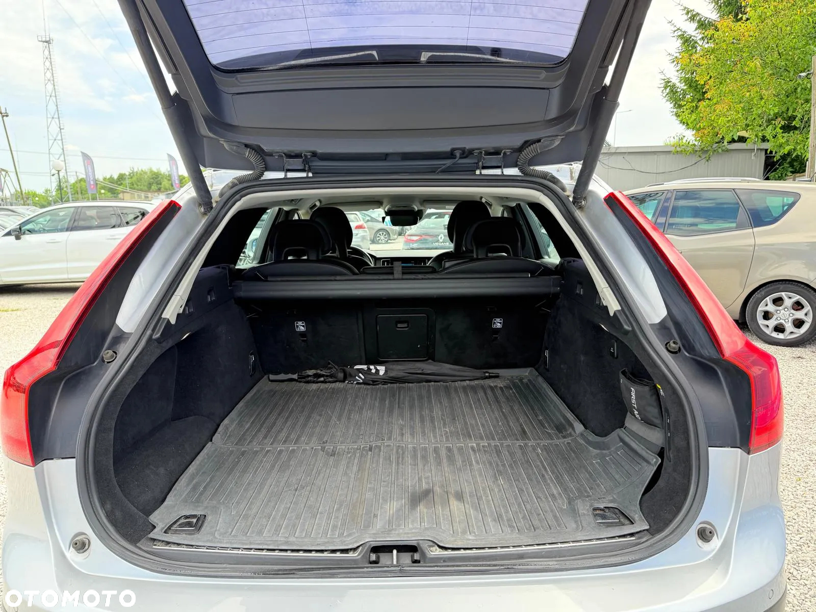 Volvo V90 Cross Country D4 AWD - 27
